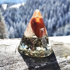 Orgon Kegel Jaspis mit Rosenquarz und Bergkristall