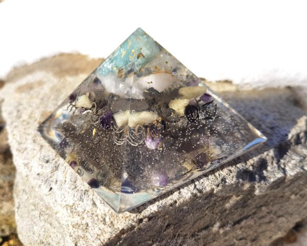 Orgon Pyramide Aquamarin Lotusblume Calcit