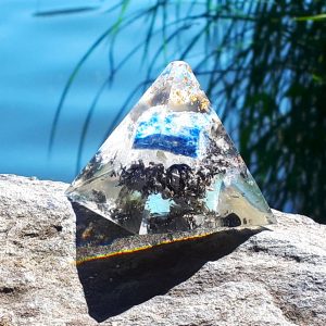 Orgon Pyramide Lapislazuli Rosenquarz Bergkristall